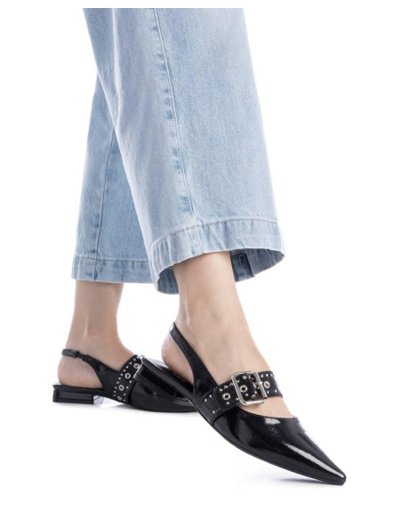 Baliarina charol puentera y correa - XTI 144023 - negro