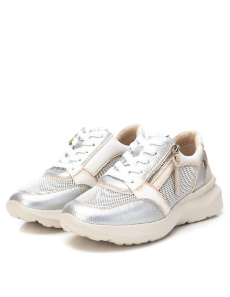Zapatilla mujer con cierre en cordón y cremallera - XTI 143736 - plata