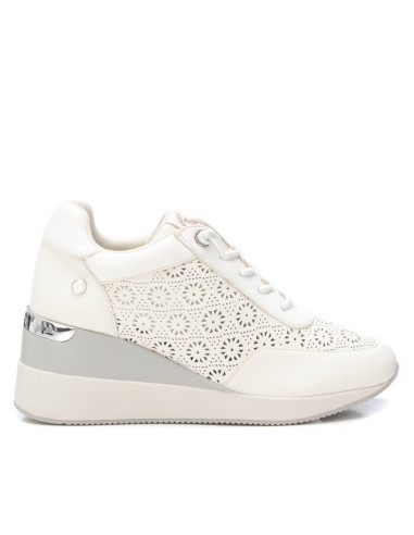 Zapatilla mujer cuña troquelada  - XTI 143776 - blanco