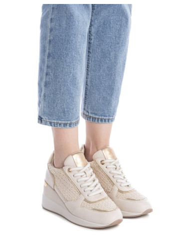 Zapatilla mujer textil estilo crochet con plantilla extraíble cordones - XTI 143930 - beig