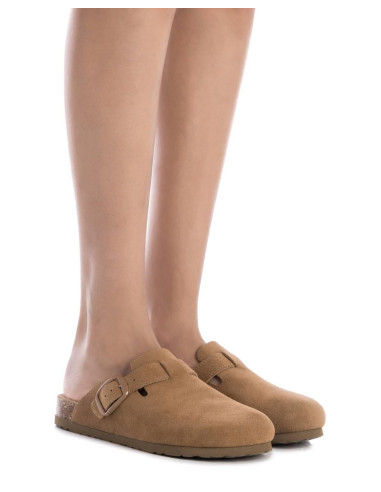 Zueco bio de mujer fabricado en serraje con hebilla - REFRESH 172870 - camel