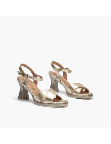 Sandalia con plataforma interior pala cruzada con hebilla en piel laminado - PITILLOS 10540 - oro