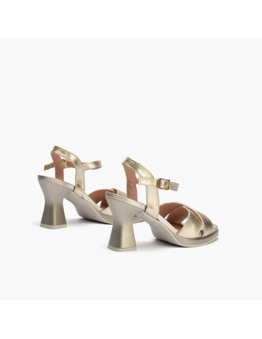 Sandalia con plataforma interior pala cruzada con hebilla en piel laminado - PITILLOS 10540 - oro