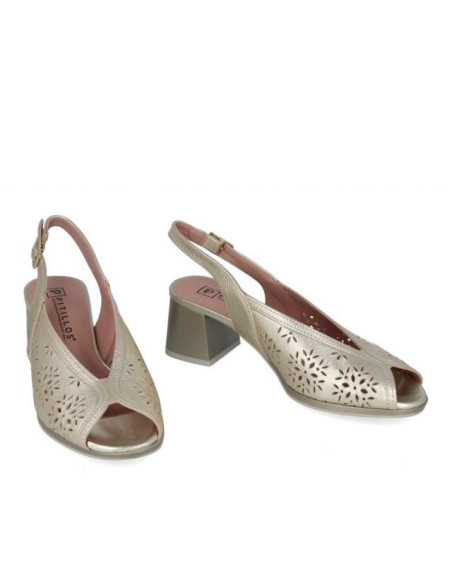 Sandalia con picados en piel laminado - PITILLOS 10532 - oro