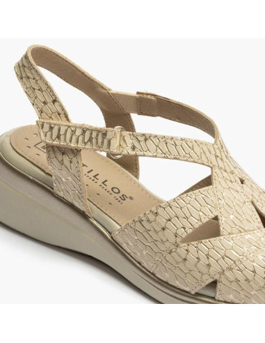 Sandalia asimétrica con velcro en piel grabada fantasía - PITILLOS 10341- oro