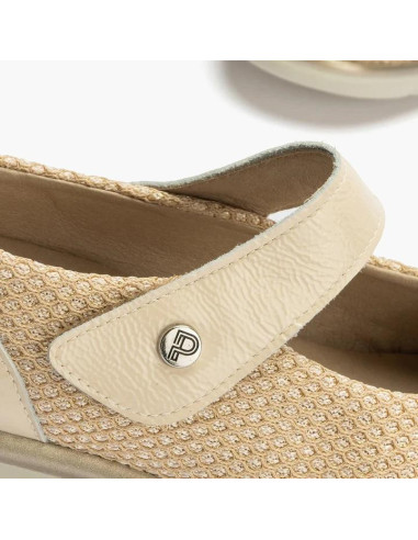 Mercedes mujer con velcro en rejilla y piel charol - PITILLOS 10331 - crema