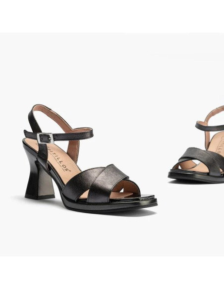 Sandalia con plataforma interior pala cruzada con hebilla en piel laminado - PITILLOS 10540 - negro